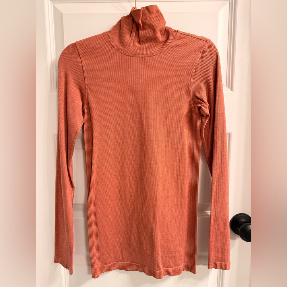lululemon athletica Yin Vibes Turtleneck